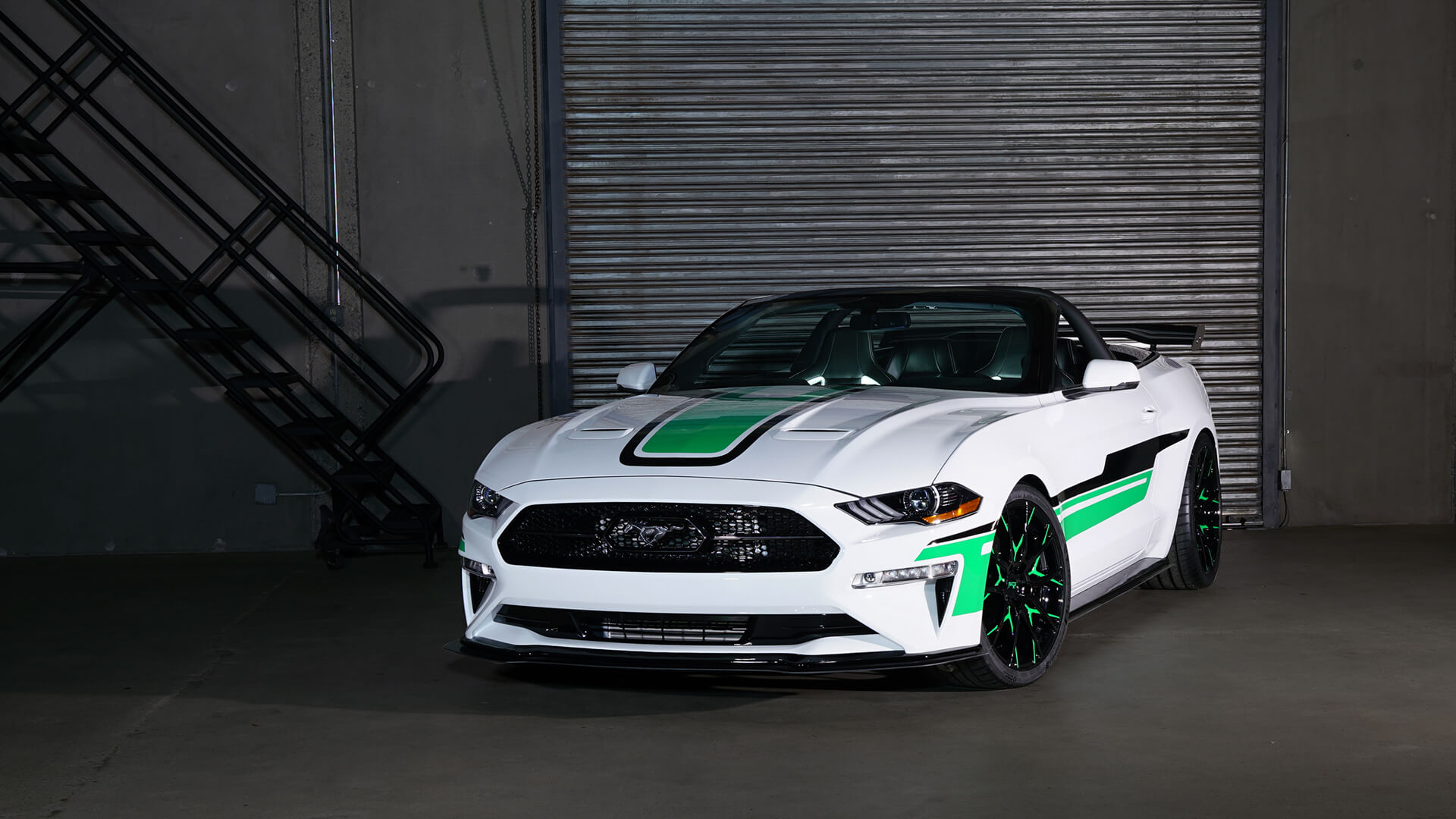 18 Ford MAD Mustang Convertible